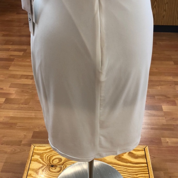 Elegant party or special occasion dress - Picture 6 of 8